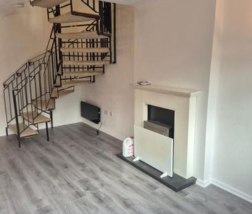 2 bedroom terraced house to rent - Photo 1