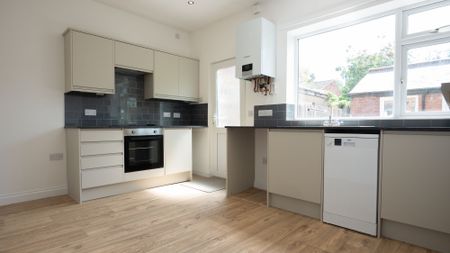 2 bed mid-terraced house to rent in St. Johns Street, Kenilworth, CV8 - Photo 5