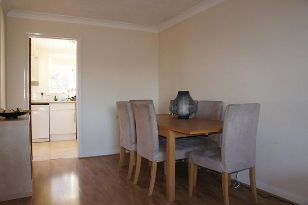 3 bedroom terraced house to rent - Photo 1