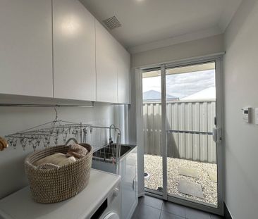 Modern Home in Lakelands Estate - Photo 4