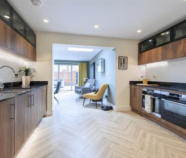 3 bedroom semi-detached house to rent - Photo 6