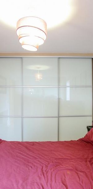 1 bedroom in a flat share to rent - Photo 1