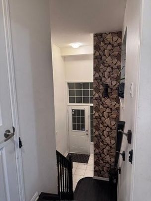 For Lease - 8 Vanhorne Close, Brampton, Ontario - Photo 1