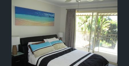 THREE BEDROOM HOME WITH WALK TO BEACH - Photo 2