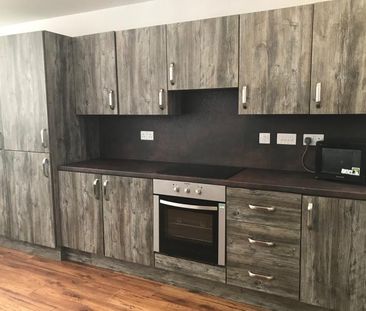 4 bedroom flat share to rent - Photo 3