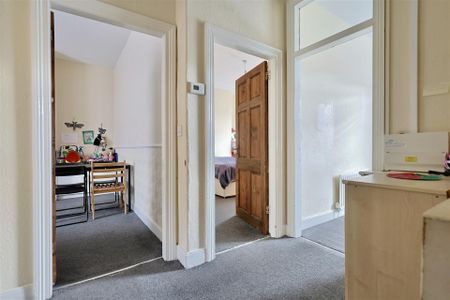 3 bedroom Flat to rent in Beaconsfield Street, Arthurs Hill, Newcastle upon Tyne - Photo 2