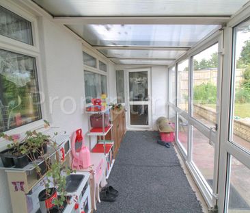 3 bedroom detached bungalow to rent - Photo 6