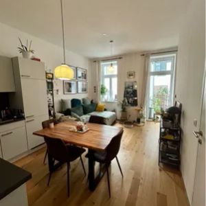 Anfragestopp! Wunderschöne sanierte Altbauwohnung mit Balkon - Photo 2