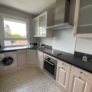 Location Appartement 3 pièces 70m² - Photo 2