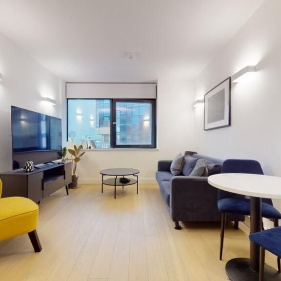 1 bedroom block of apartments to rent - Photo 1