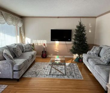 Large one bedroom in near Capilano | 10407 45 Street Northwest, Edmonton - Photo 1