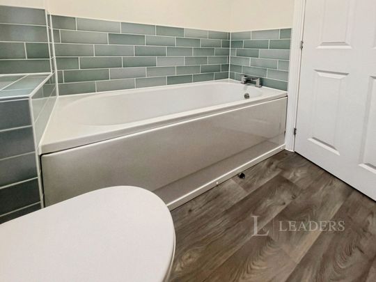 4 bedroom house to rent Goldenrod Close, Rugby, Warwickshire, CV22 - Photo 1