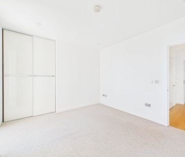 Ash House, Fairfield Avenue, Staines - Upon -Thames,TW18 - Photo 6