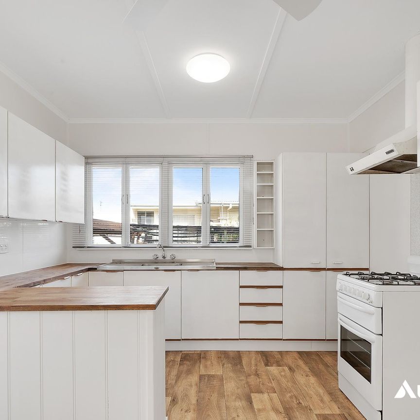 11 Quandeine Street, Stafford QLD 4053 - House For Rent | Domain - Photo 1