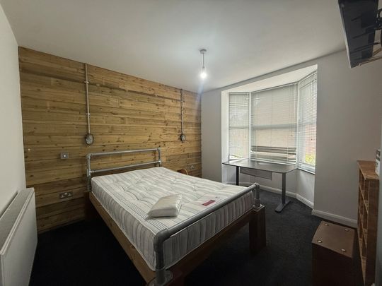 6 bed house share to rent in ROOM LETS, Alphington Road - Photo 1