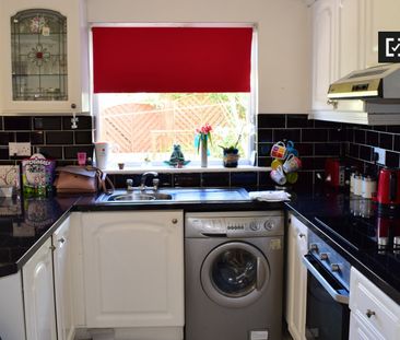 Huge room in 3-bedroom apartment in Tallaght, Dublin - Photo 2