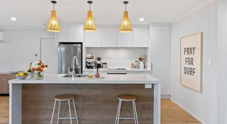 Charming 3BR Pukekohe Retreat w/ Garden! - Photo 5