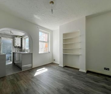 3 bedroom terraced house to rent - Photo 6