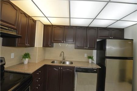 For Lease - 155 Hillcrest Avenue Unit# 313, Mississauga, Ontario - Photo 3