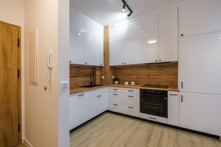 Słoneczne mieszkanie dwupokojowe z balkonem i komórką lokatorską - Фото 3