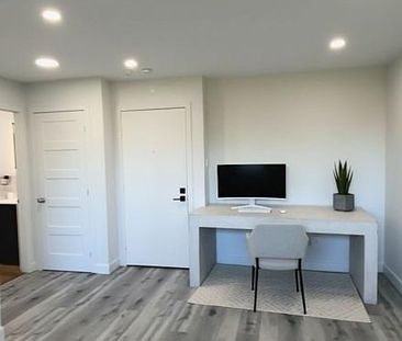 Bright & Freshly Renovated 1 Bed 1 Bath in Pointe-Claire - Photo 4