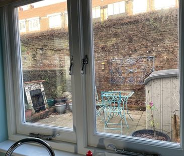3 Bed Terraced House, Shakespeare St, BN3 - Photo 4