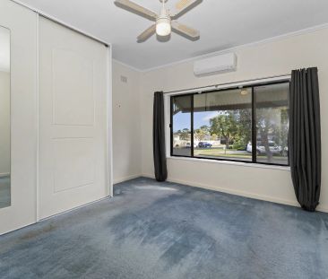 Spacious & Versatile Family Home in Prime Seacliff Location - Photo 2