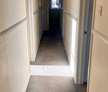 3 bedroom flat to rent - Photo 2