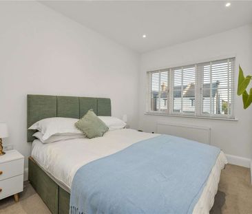 A refurbished four-bedroom family home in excellent proximity to lo... - Photo 5