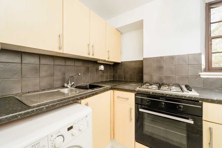 Price £695 pcm - Available 22/04/2026 - Unfurnished - Photo 3