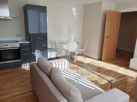 1 Bed Flat, Baldwin House, HA1 - Photo 2