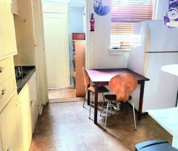 3BR Home in Caulfield South with Air-Conditioning & Private Backyar... - Photo 6