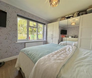 3 bedroom detached bungalow to rent - Photo 3