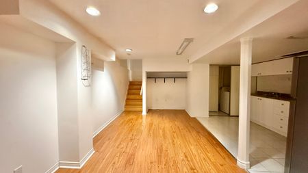 For Lease - 235 Roxanne Crescent, Toronto, Ontario - Photo 2