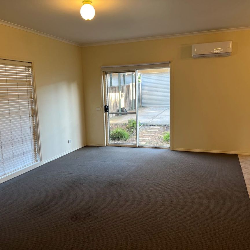 Comfort & Convenience for Family Living! - Photo 1