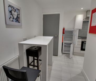 Studio to rent - Photo 3