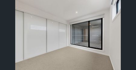 Brand New Townhouse in a Prime Bentleigh East Location - Photo 2