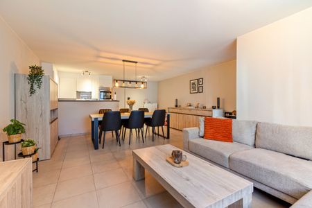 Centraal gelegen stadswoning te huur in Waregem - Photo 2