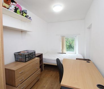 Long Row, Treforest, Pontypridd - Photo 1