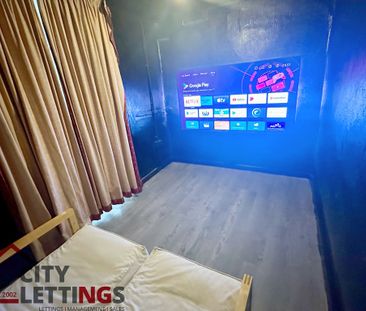 8 Bedroom Town House - Photo 6