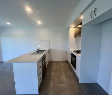 ALMOST NEW MODERN DUPLEX! - Photo 6