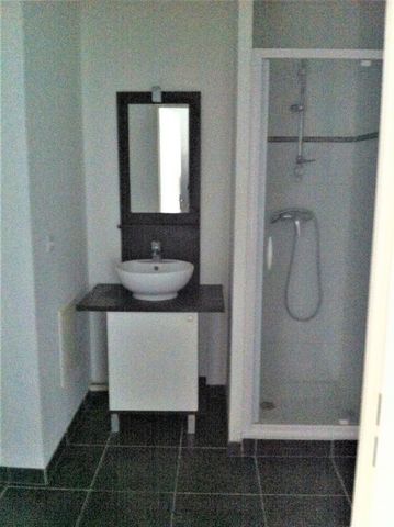Location Appartement 2 pièces 39m² LORMONT 33310 - Photo 3