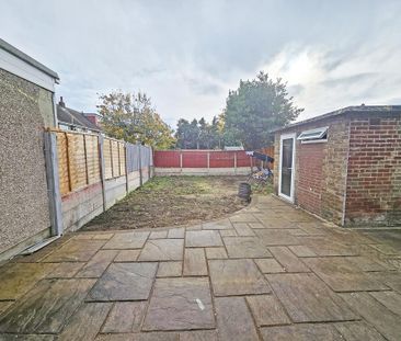 3 bedroom end of terrace house to rent - Photo 5