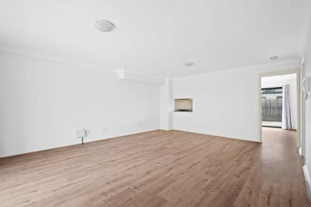 “Secure Complex – Close to CBD!” - Photo 4