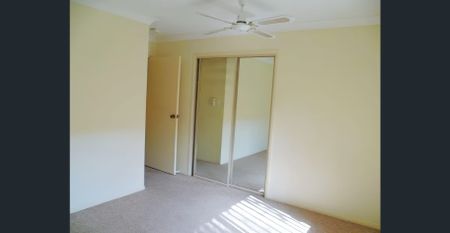 3 bedroom, 1 bathroom townhouse in Arana Hills. - Photo 4