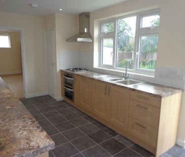 4 bedroom detached house to rent - Photo 4