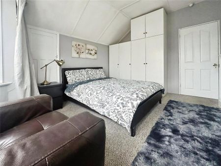 1 bedroom in a house share to rent - Photo 4