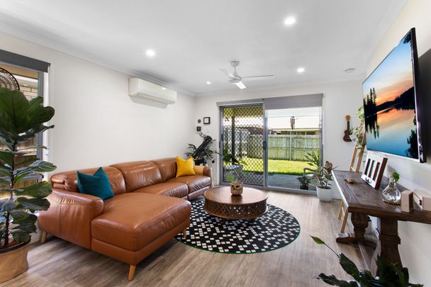 MODERN HOME IN THE CAPESTONE ESTATE - Photo 1