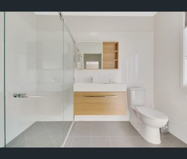 APPLICATION APPROVED:: THREE LEVELS - THREE BEDROOMS - THREE BATHROOMS - Photo 6