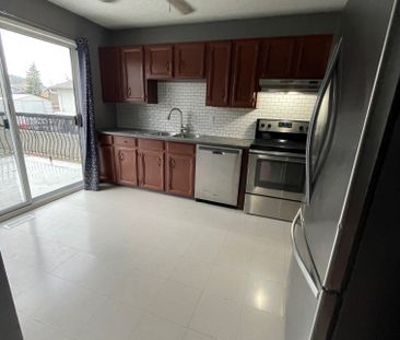 3 Bed Black Mountain - Photo 2